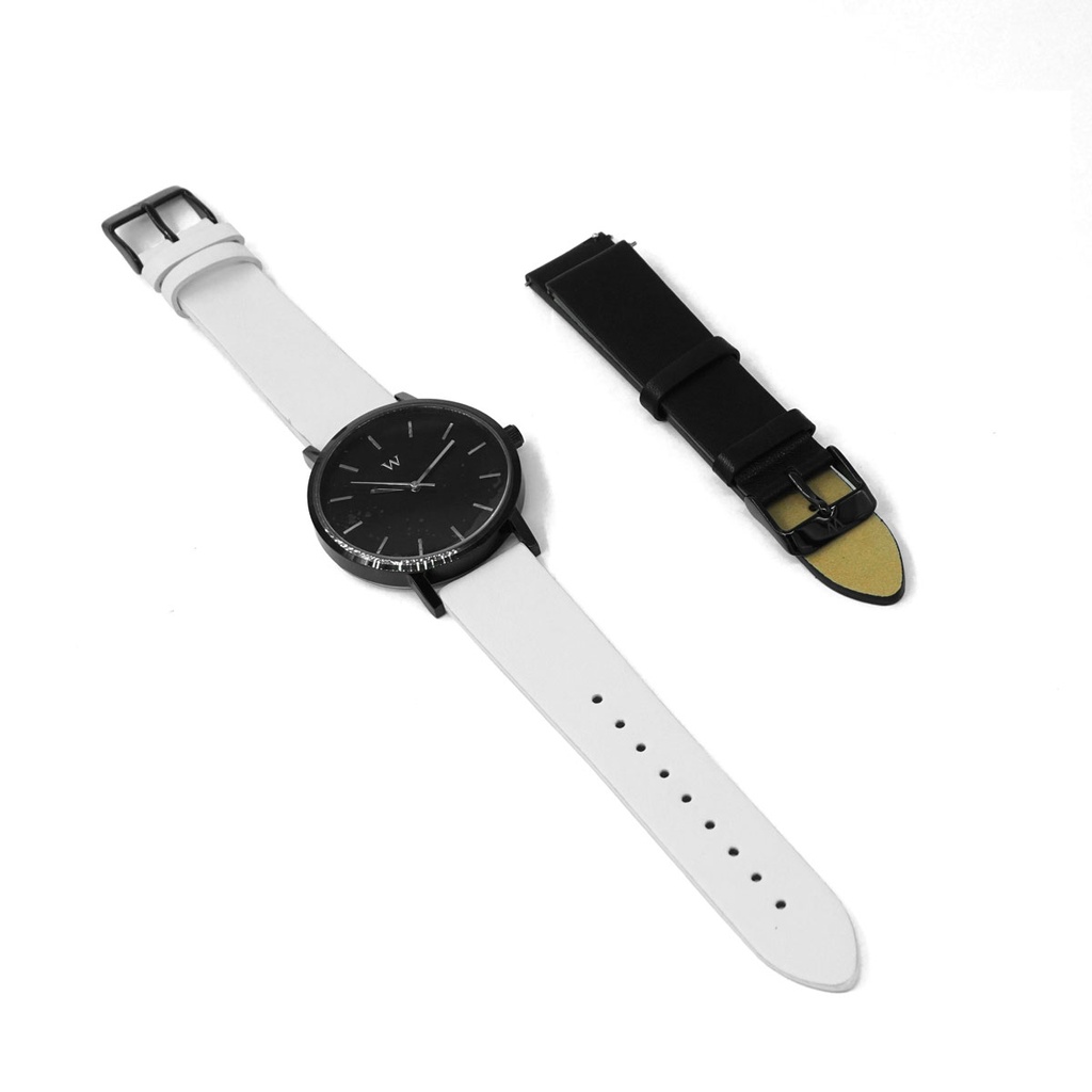 Reloj de Pulsera Wanderlust, Esfera Negra con correa blanca y negra - Negro